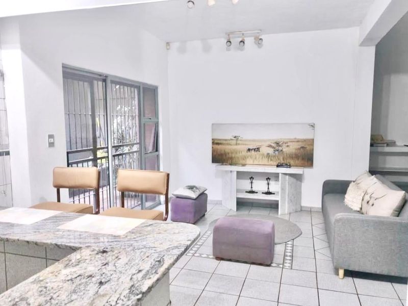 3 Bed Partially Furnished North Facing Flat - Views of Pretoria and the Pool - Photo 3