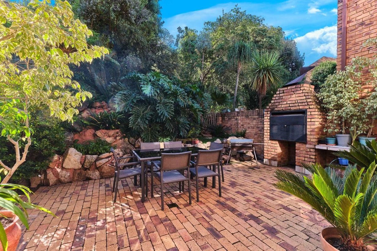 Be part of this exclusive complex next to the Boskruin koppie. - Photo 2