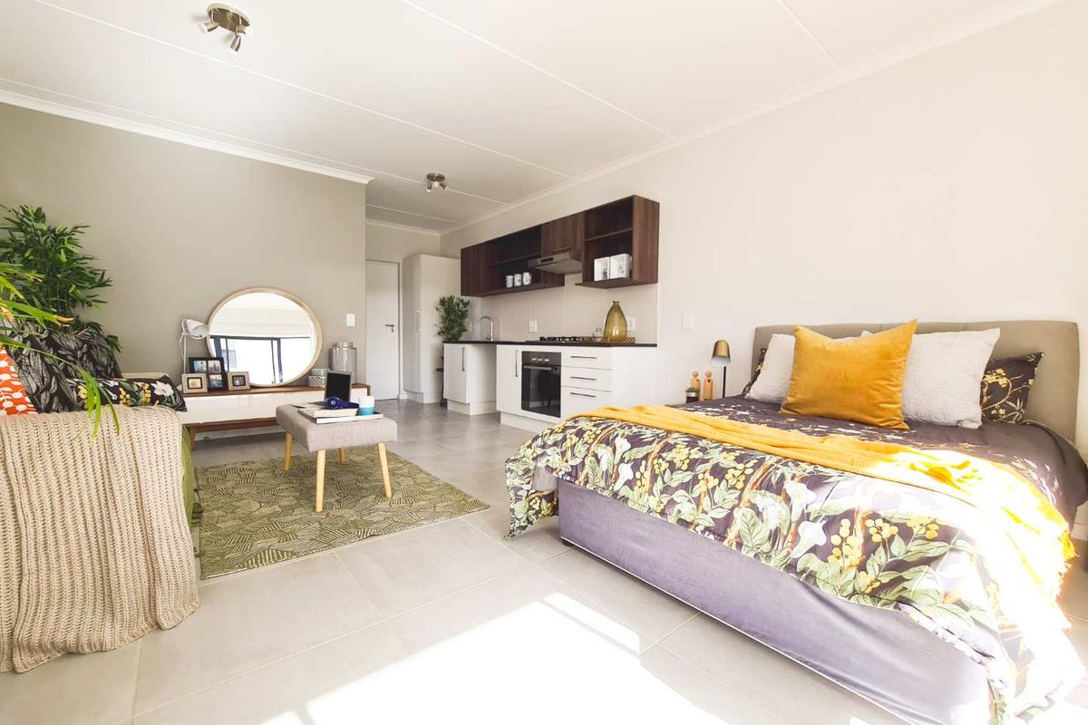 Stunning Stylish Studio Apartment on second floor - Photo 4