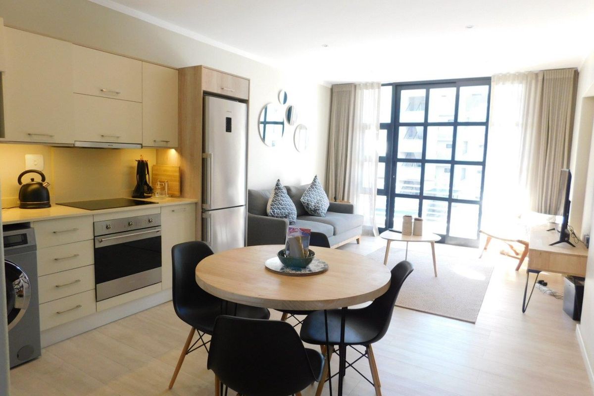 This lovely 2nd floor apartment of 76m2 is fully furnished. - Photo 2
