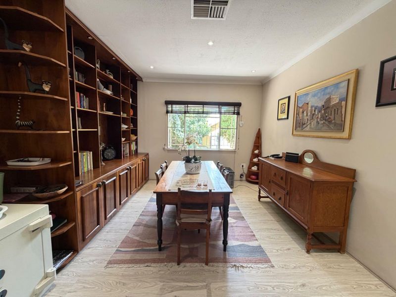 3 or 4 bedroom FAMILY HOME Selling! - Photo 8