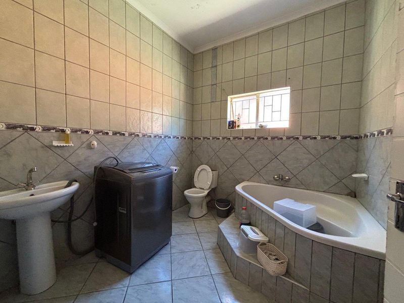 Windhoek Rocky Crest: 3 Bedroom house is For Sale - Photo 3