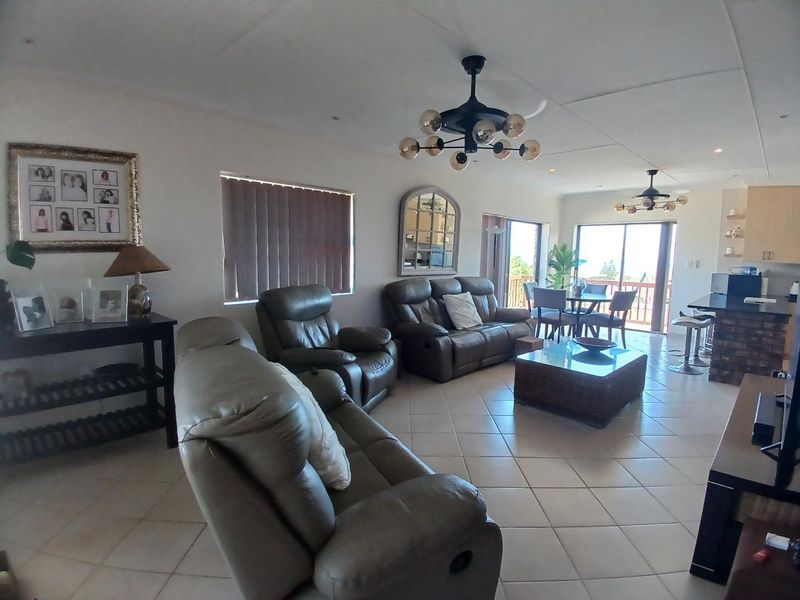 Stunning Modern Home with Sea View - Photo 5