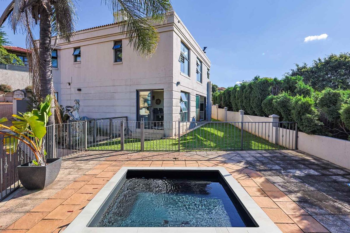 Elegant Family Living in the Heart of Waterkloof Ridge - Photo 2