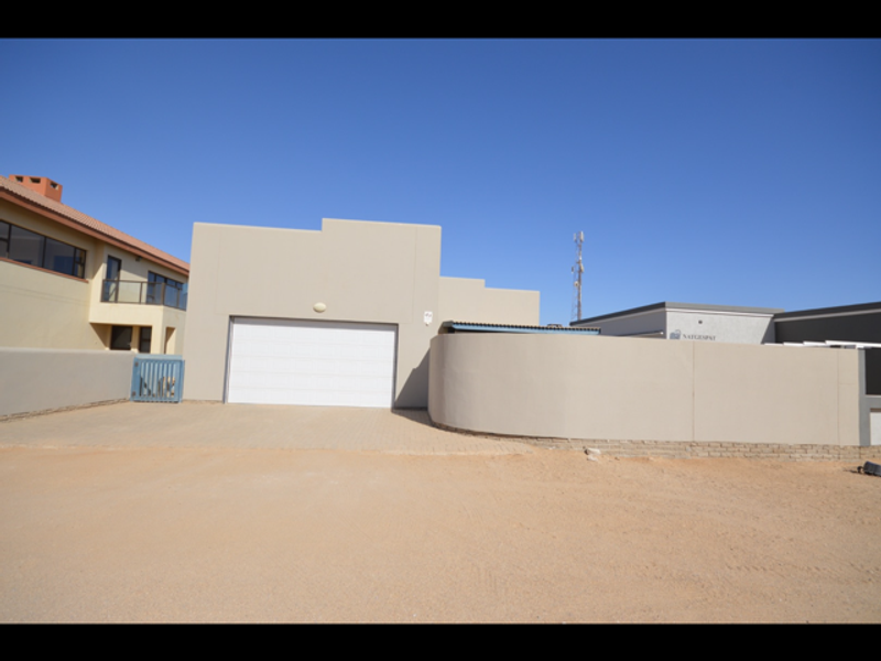 FREESTANDING HOME FOR SALE - HENTIESBAAI - Photo 3