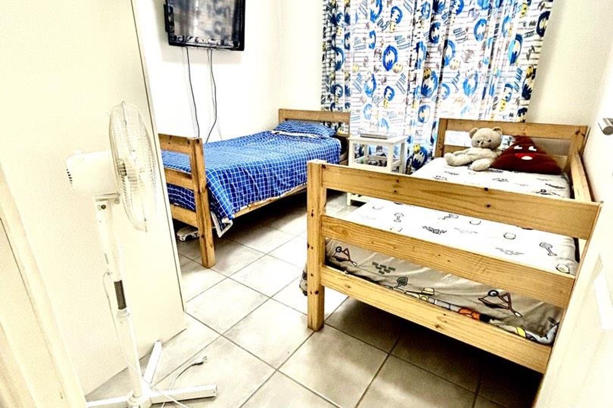 Family-Friendly 4 Bedroom Home in Osona Ext 4 - Photo 5