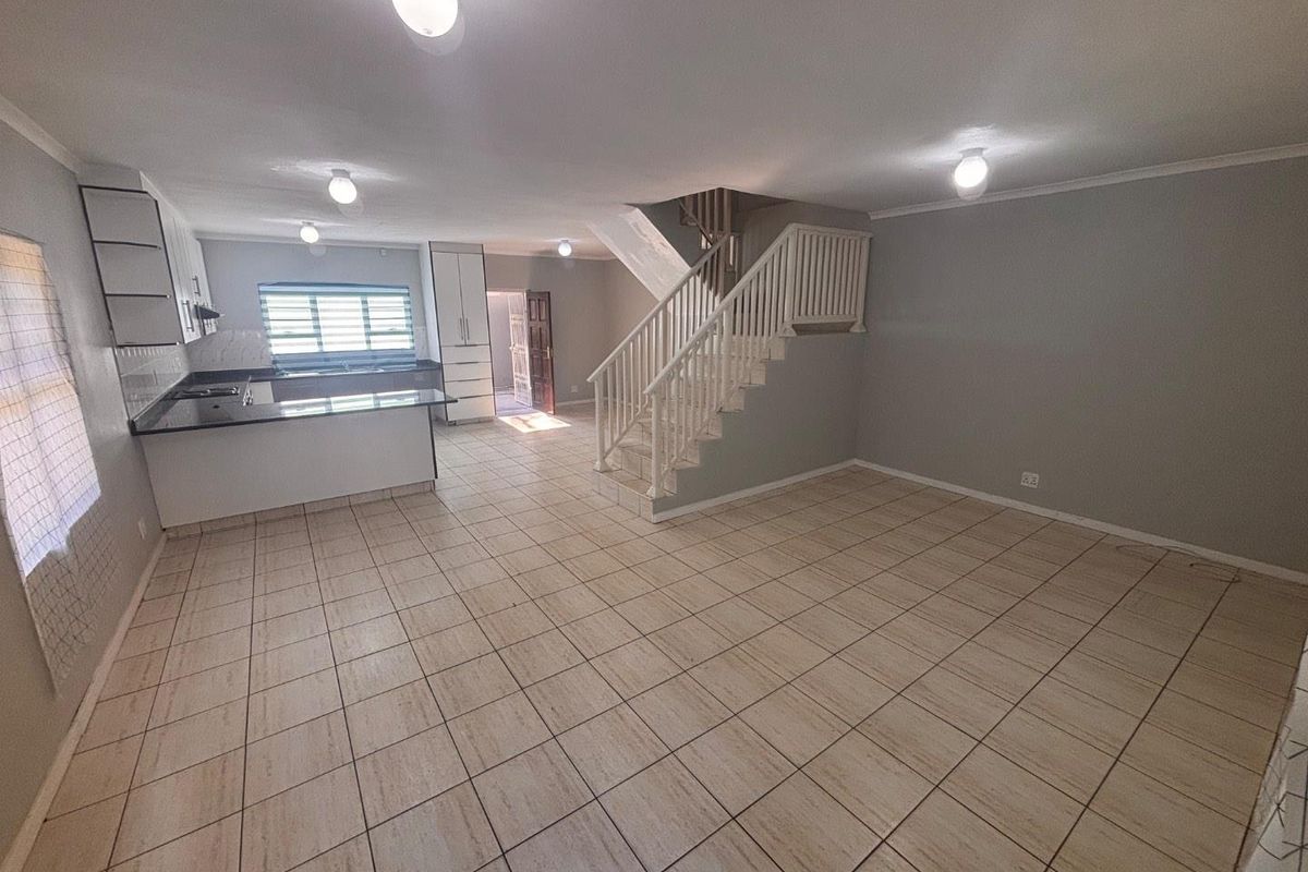 3 Bedroom Unit for Rent in Prime Malvern !! - Photo 4