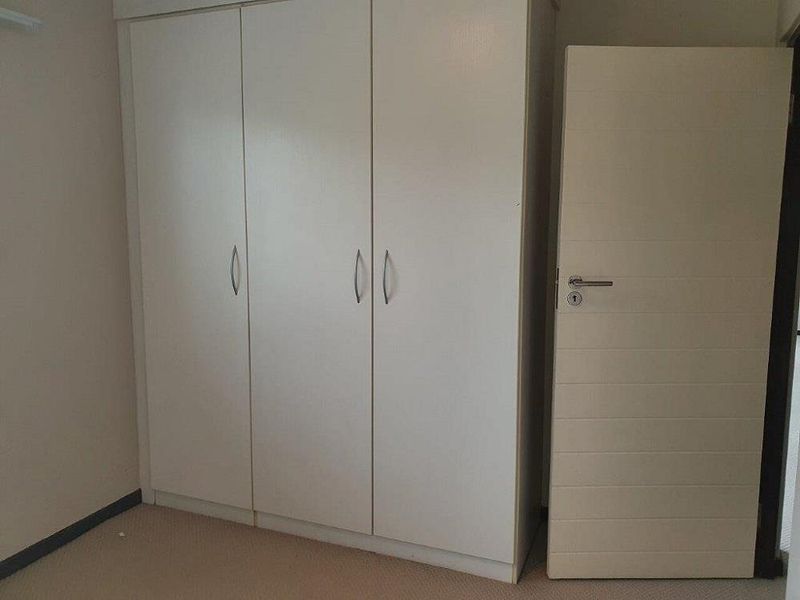 2 Bedroom 2 Bathroom Ground floor apartment for rent in beautiful Golf Estate R9000 available 1 August - Photo 10