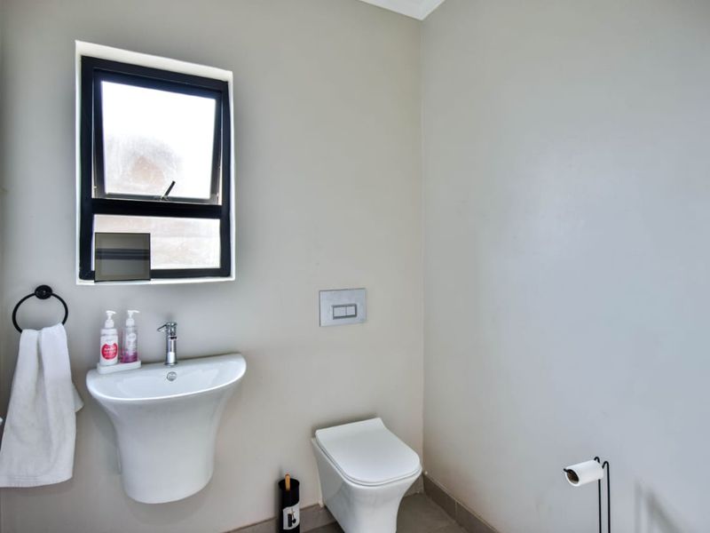 Modern Family Home in Savannah Country Estate - Photo 10