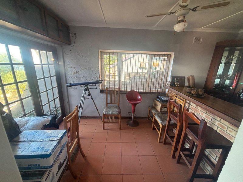 3 BEDROOM FAMILY HOME | OCEAN VIEWS – BLUFF - Photo 6