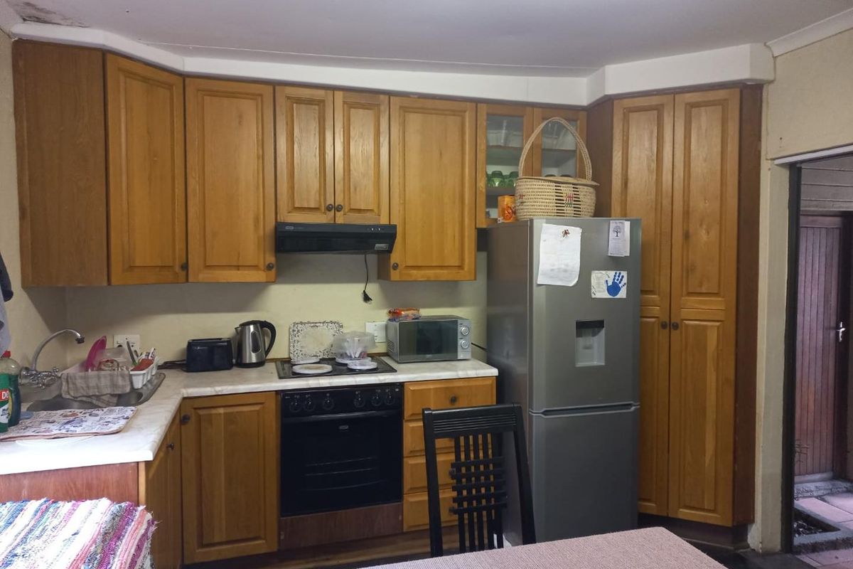 Spacious Family Home with Granny Flat – Your Dream Lifestyle Awaits! - Photo 3