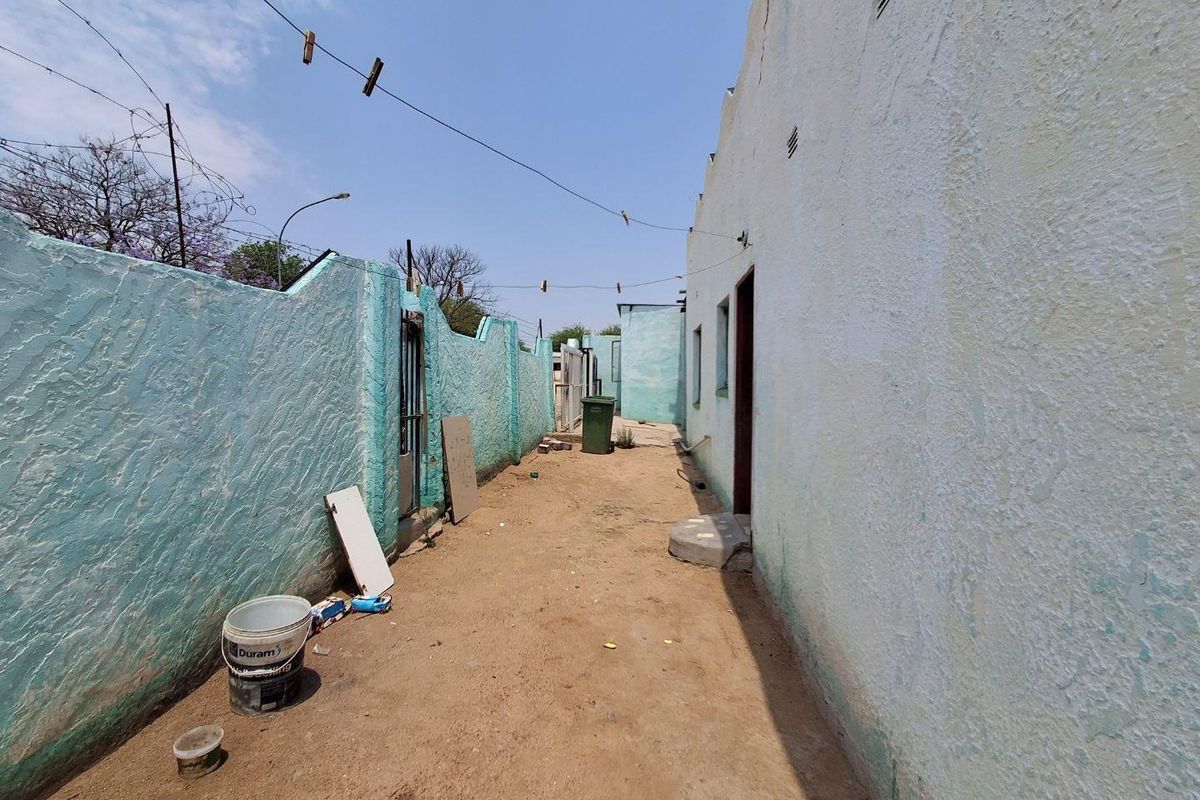 3 bedroom house for sale in Okahandja - Photo 3