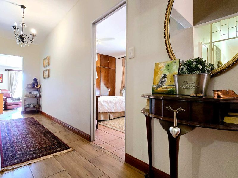 SPECTACULAR GUESTHOUSE WITH BREATHTAKING VIEWS FOR SALE IN BUFFELSHOEK MOOINOOI - Photo 7