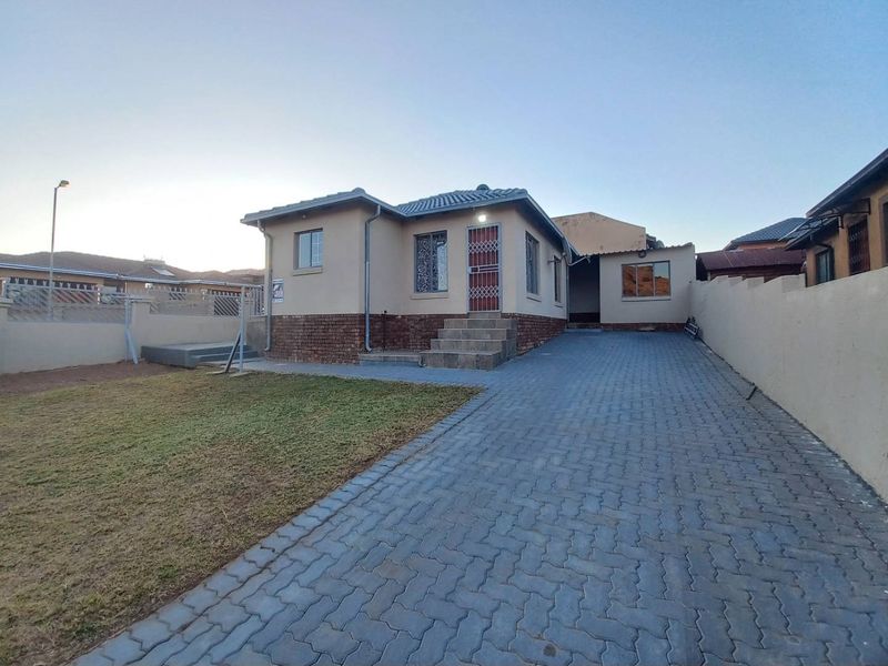 Two bedroom house for sale in Atteridgeville - Photo 5