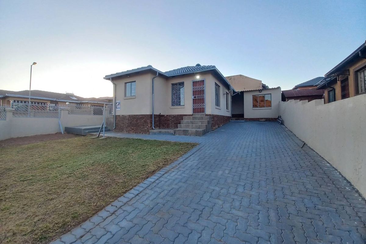 Two bedroom house for sale in Atteridgeville - Photo 5