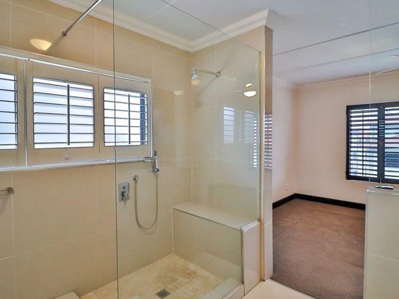 Modern Loft Apartment, Ideal for Young Professionals or Investors! - Photo 9