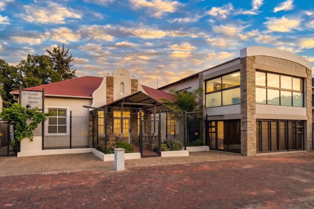 Office Space TO LET in CBD - Photo 2