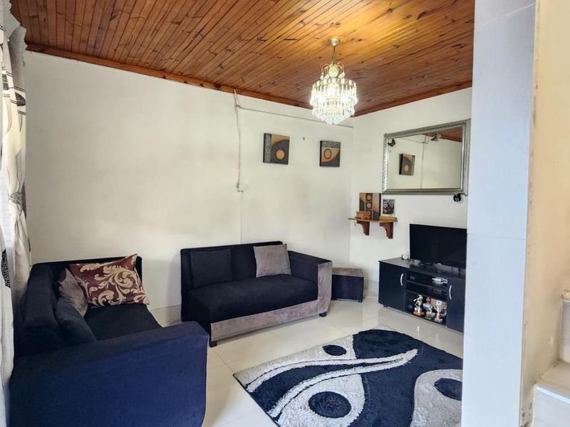2 Bedroom Home in Moorton with Ample Parking - Photo 3