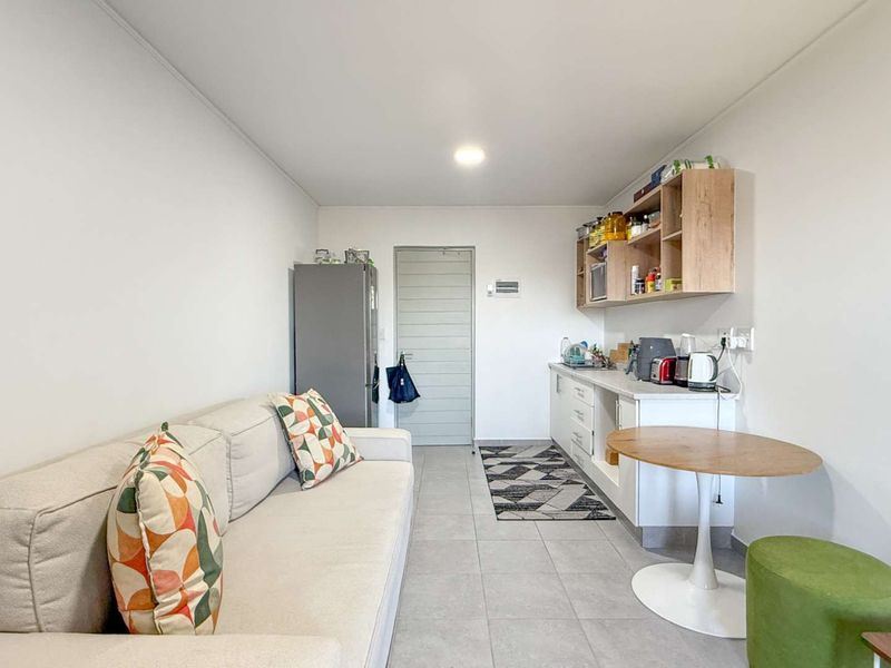 One bedroom Furnished Apartment - Photo 8