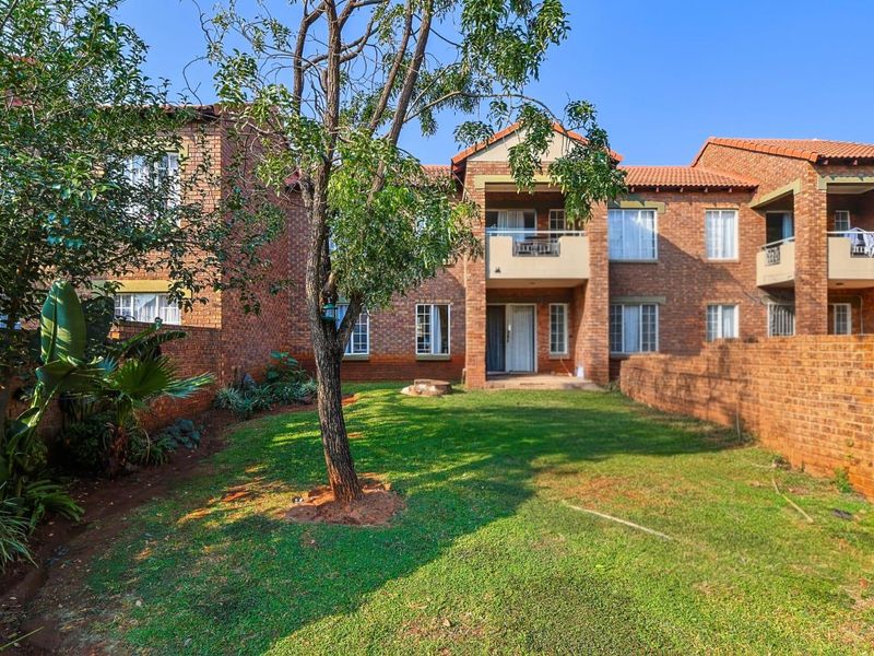 Charming and Secure 2-Bedroom Home - Photo 1