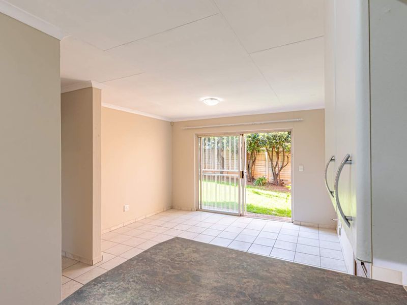 Charming Simplex Living with a good size garden, perfect for young professional - Photo 8