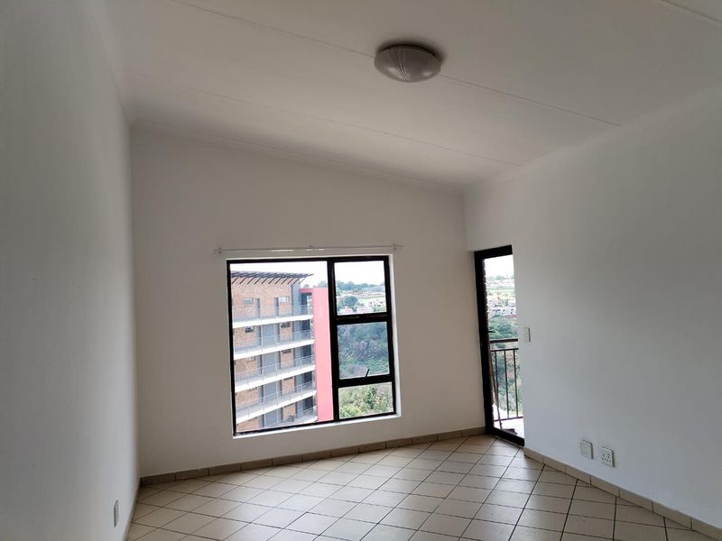 Winchester Hills: Where Privacy Meets Modern Living! - Photo 6