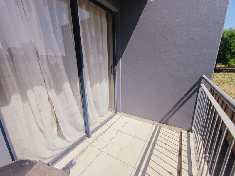 Modern First-Floor Living with Exceptional Views - Photo 5