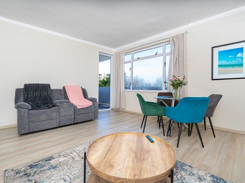 Stunning 2-Bedroom Apartment with Balcony, Stream Views & Mountain Backdrop - Photo 4