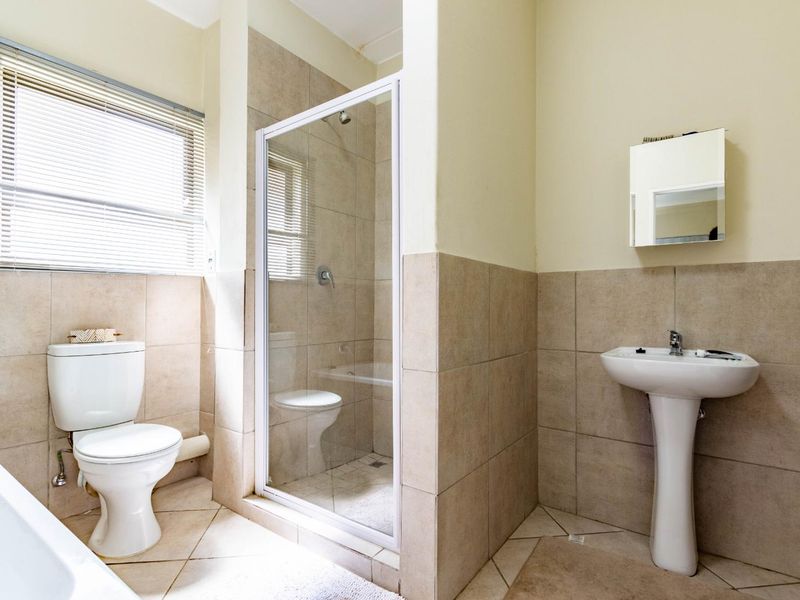 Delightful, modern ground floor apartment to rent in Brentwood Park - Photo 10