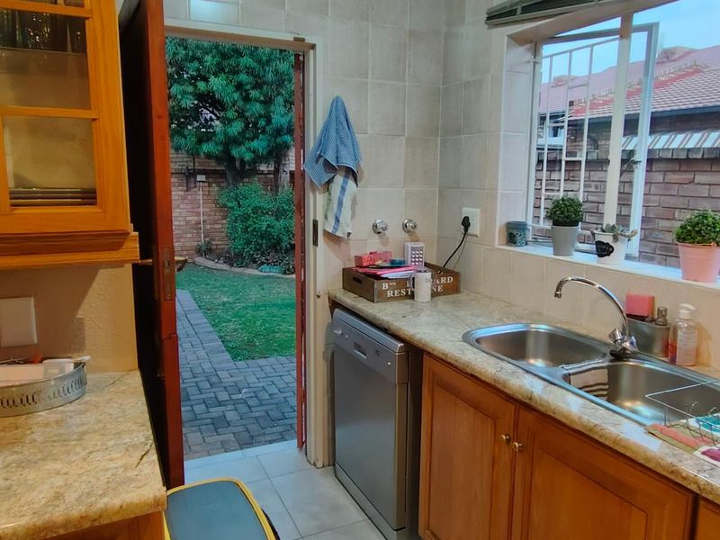 Facebrick, Full Title & Pet Friendly Gem For Sale in New Redruth - Photo 10