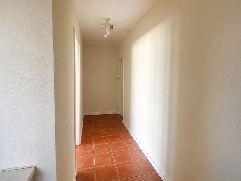 Spacious 1-Bedroom Apartment with Green Point Park & Ocean Views - Photo 7