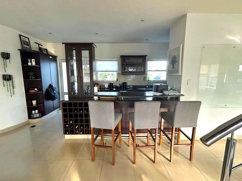 HENDRA - DELIGHTFUL QUIRKY 2 BEDROOM TOWNHOUSE IN ILALA RIDGE ESTATE - Photo 3