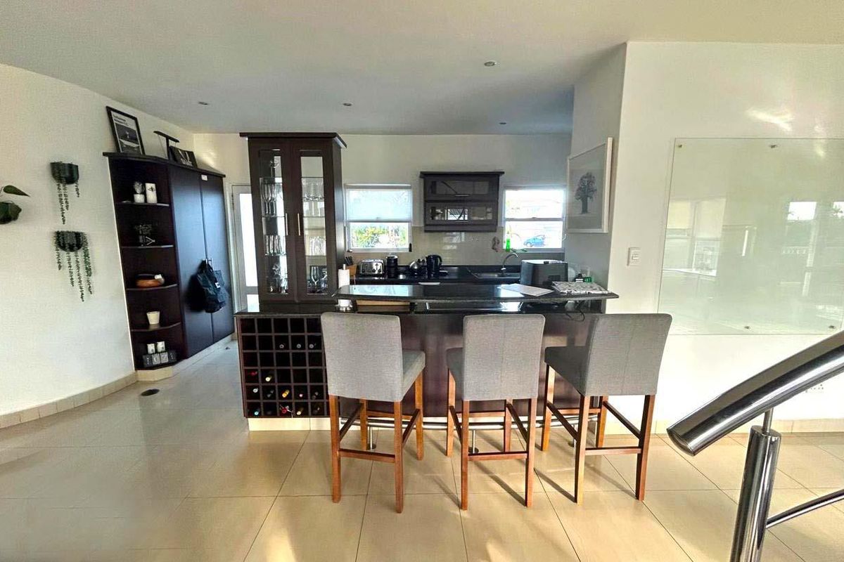 HENDRA - DELIGHTFUL QUIRKY 2 BEDROOM TOWNHOUSE IN ILALA RIDGE ESTATE - Photo 3