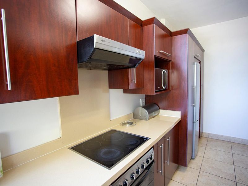 Renovated Luxurious, Airbnb-Friendly Goldmine in Sandton Central - Photo 4