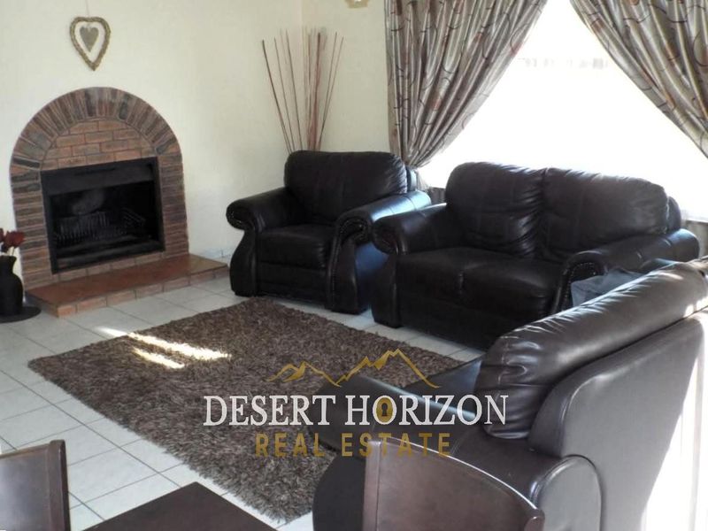 Swakopmund,Vineta | 4 Bedroom House For Sale with a Spacious Yard - Photo 5