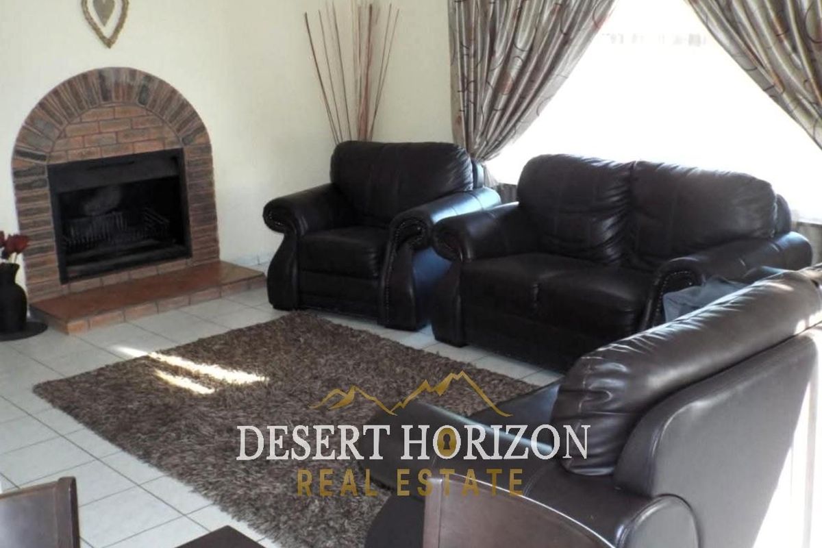Swakopmund,Vineta | 4 Bedroom House For Sale with a Spacious Yard - Photo 5