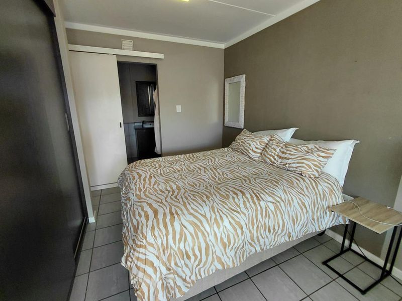 Modern Studio Apartment for Sale at The Paddocks, Dainfern – Ideal Investment or First Home - Photo 5