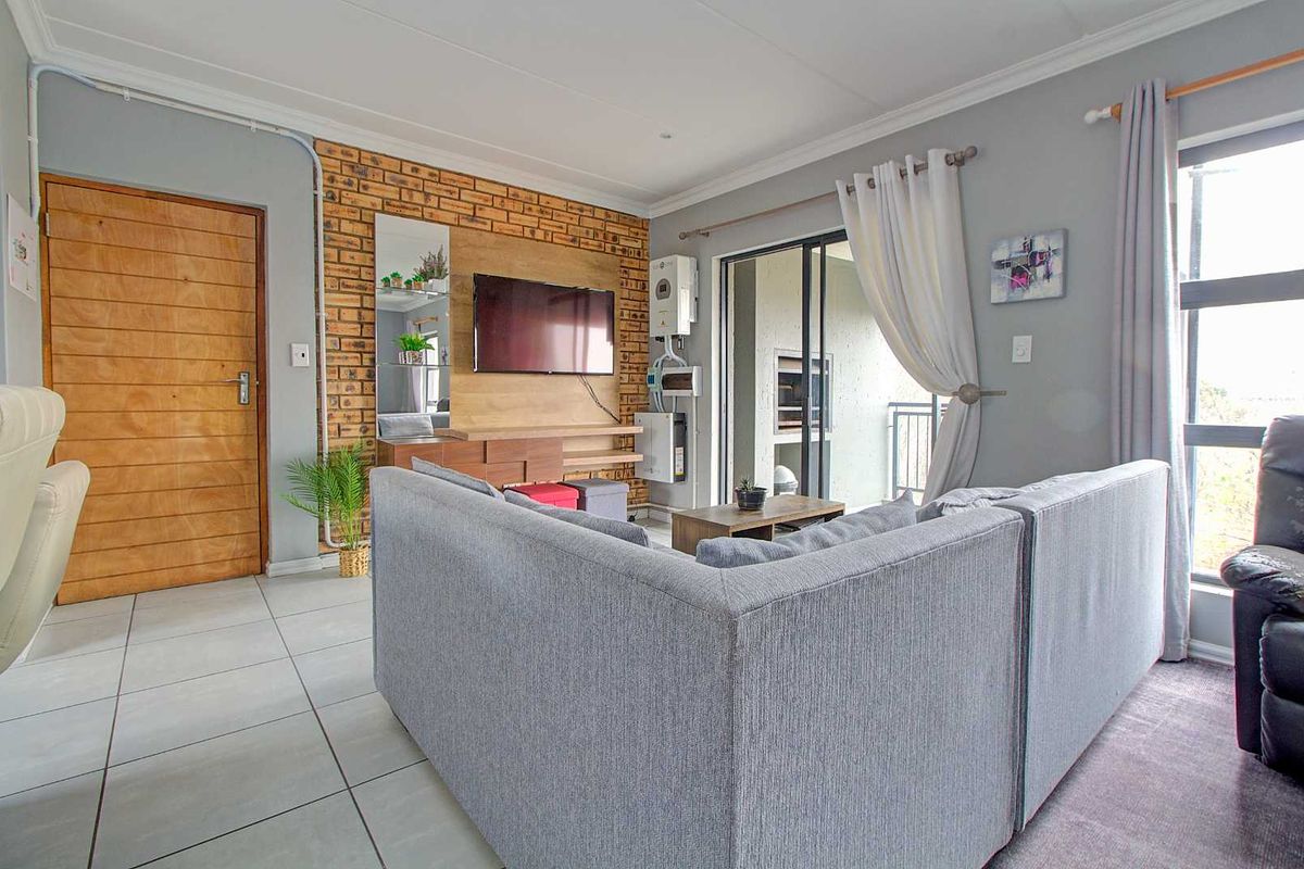 Modern Living Meets Convenience and Comfort - Photo 5
