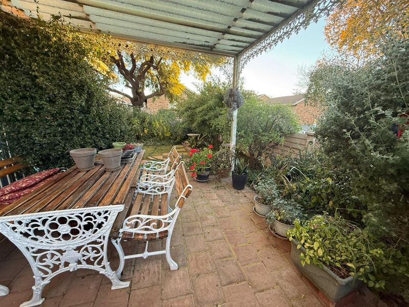 Charming 2-Bedroom Unit For Sale in Secure Retirement Village - Photo 2