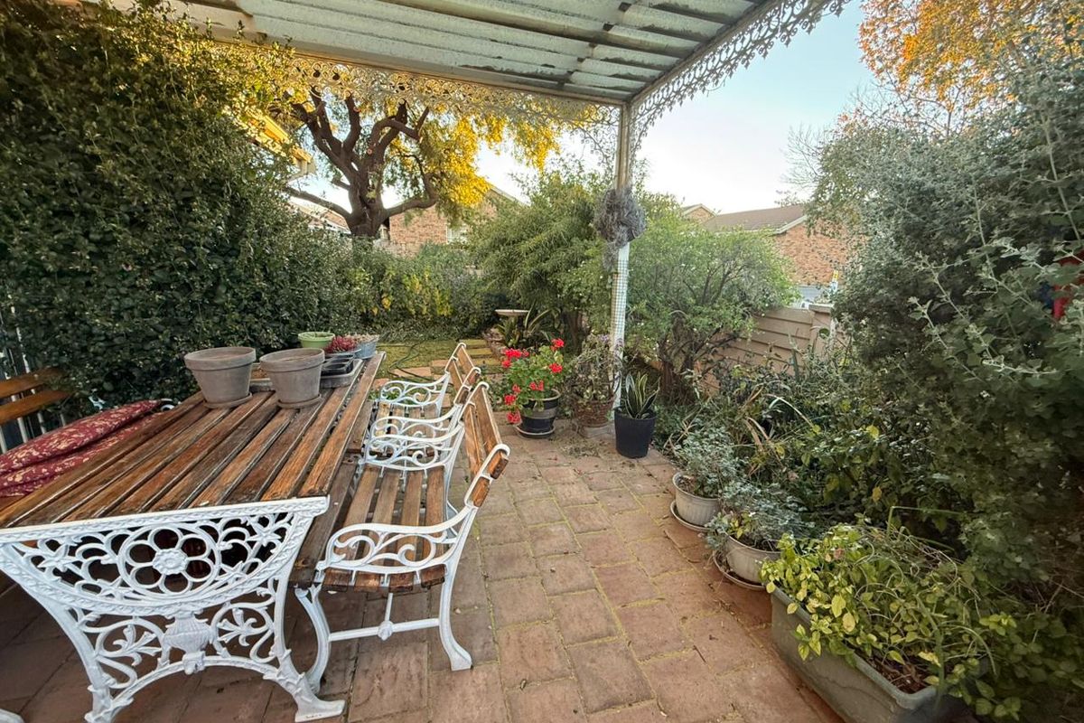 Charming 2-Bedroom Unit For Sale in Secure Retirement Village - Photo 2