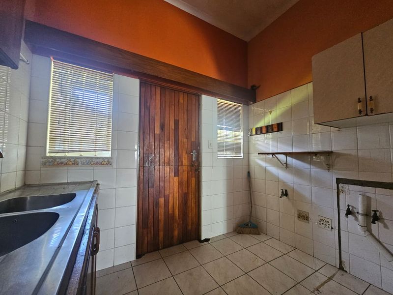 Bargain Fixer-Upper with Bonus Bachelor Flat – A Golden Opportunity! - Photo 4