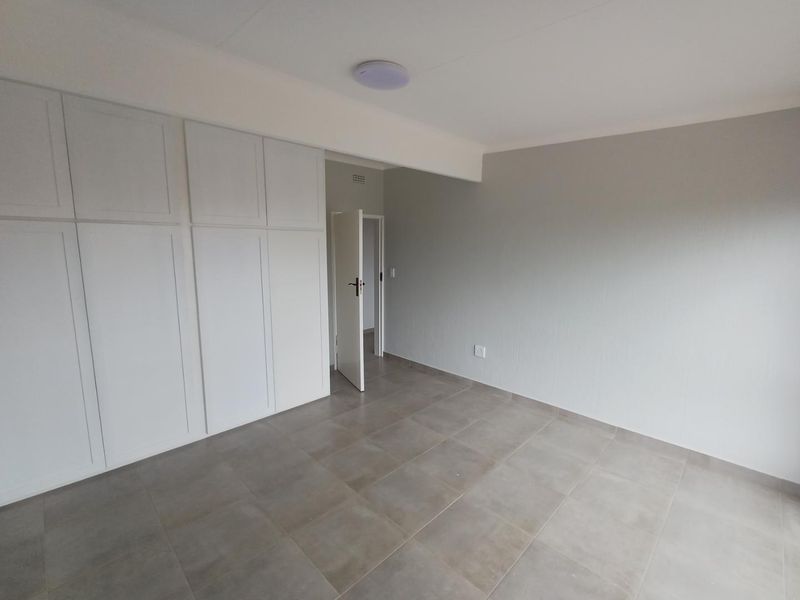 Newly Renovated 2-Bedroom, 1-Bathroom Unit - Photo 8