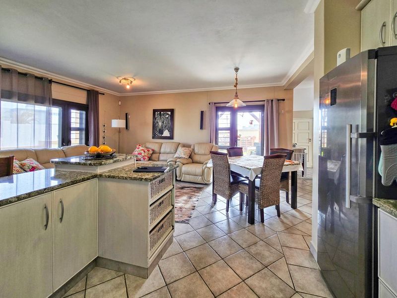 Dolphin Beach, Walvis Bay: Very neat duplex Townhouse is for Sale - Photo 8