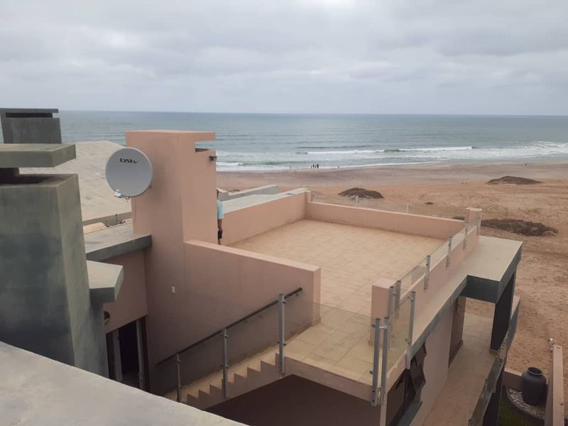 Gorgeous Seafront House for Sale in Henties Bay - South Dune – Namibia - Photo 5