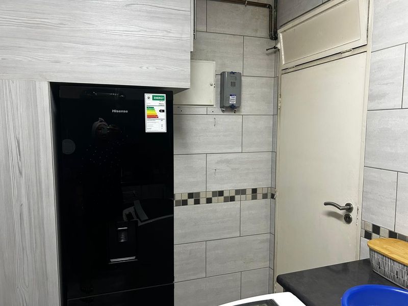 2 Bedroom apartment priced to Go - Photo 5