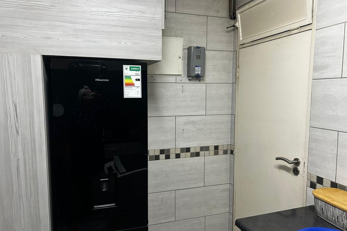 2 Bedroom apartment priced to Go - Photo 5