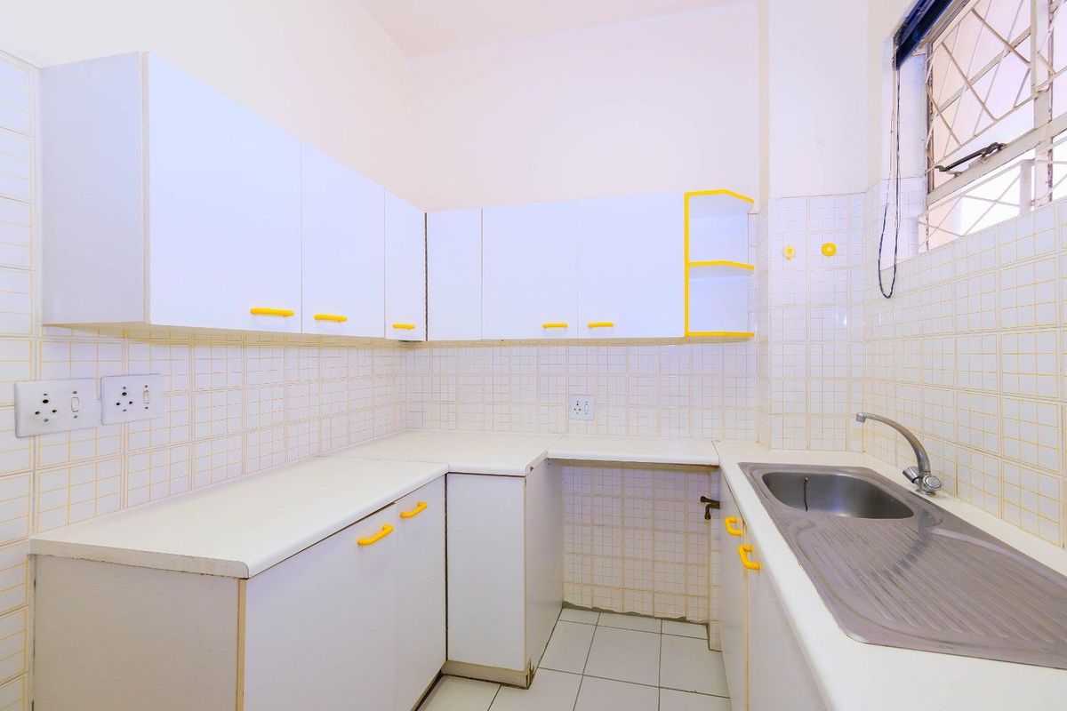 Time to sell! Serious seller relocating! - Photo 5