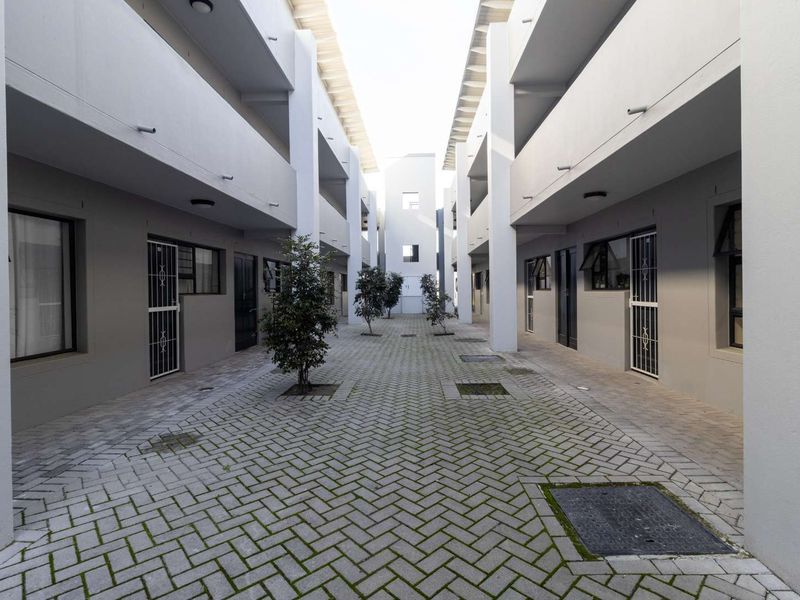 2 Bed 2 Bath Ground Floor Apartment - Photo 3