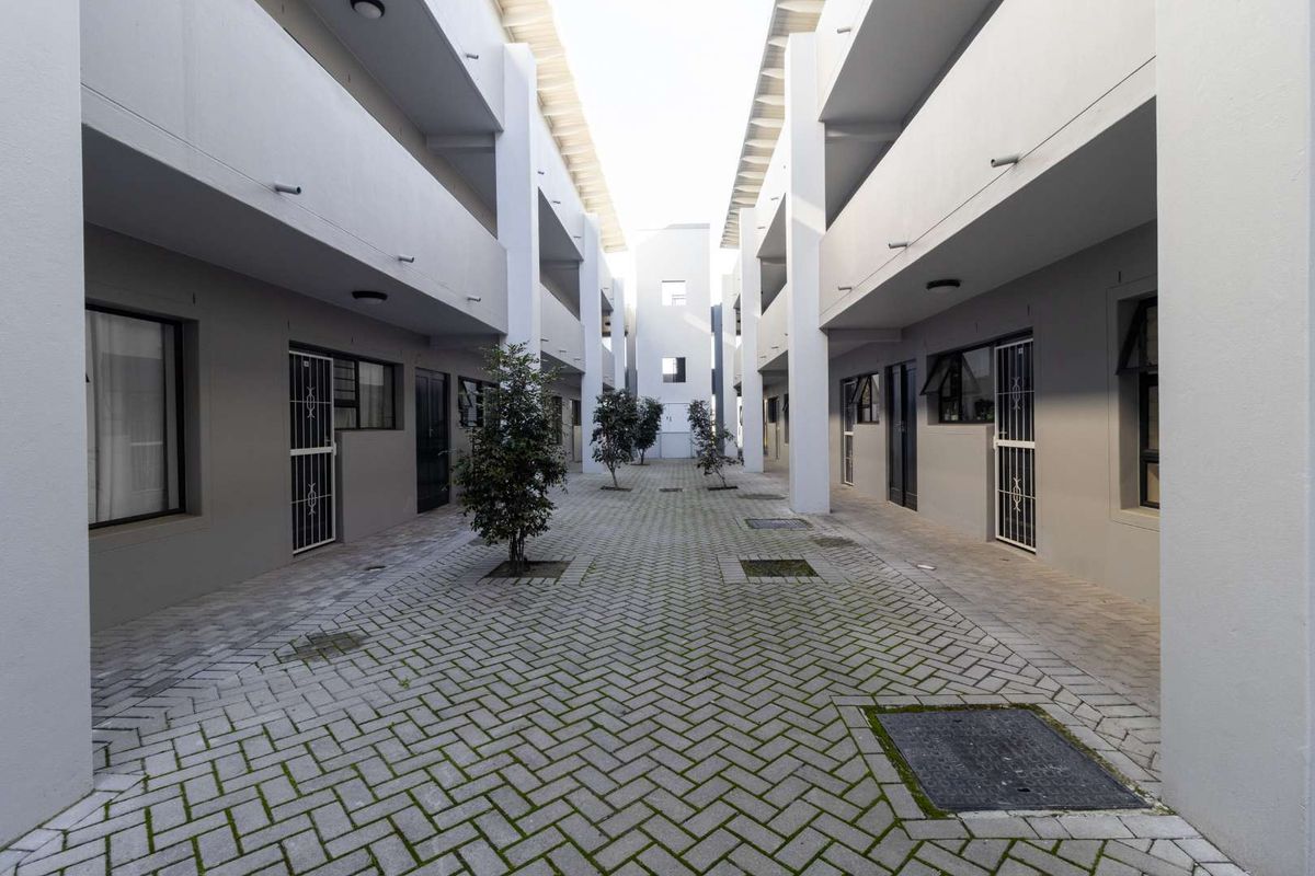 2 Bed 2 Bath Ground Floor Apartment - Photo 3