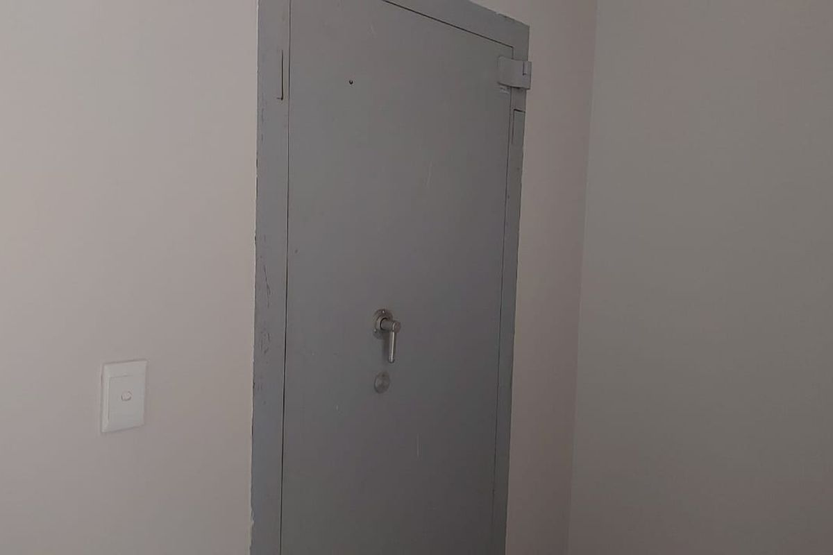Mixed-Use Commercial Building for Lease - Photo 3
